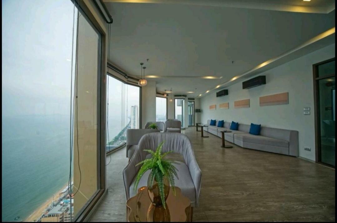 Ar Aeras Pattaya Lägenhet Exteriör bild