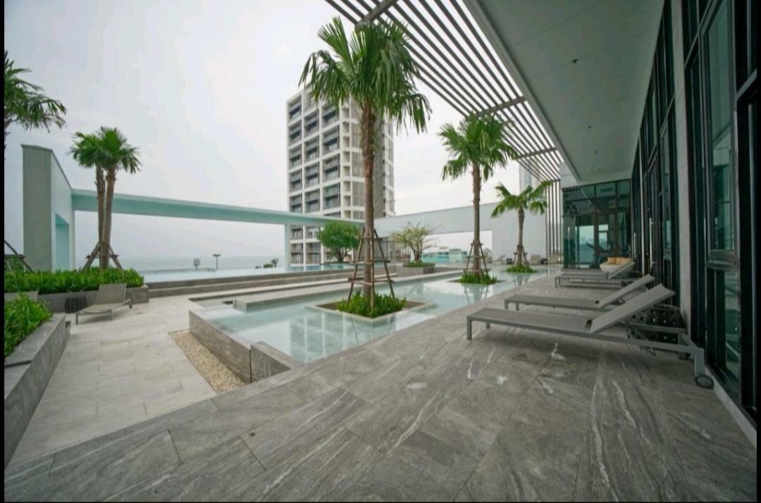 Ar Aeras Pattaya Lägenhet Exteriör bild