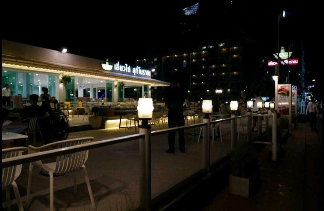 Ar Aeras Pattaya Lägenhet Exteriör bild