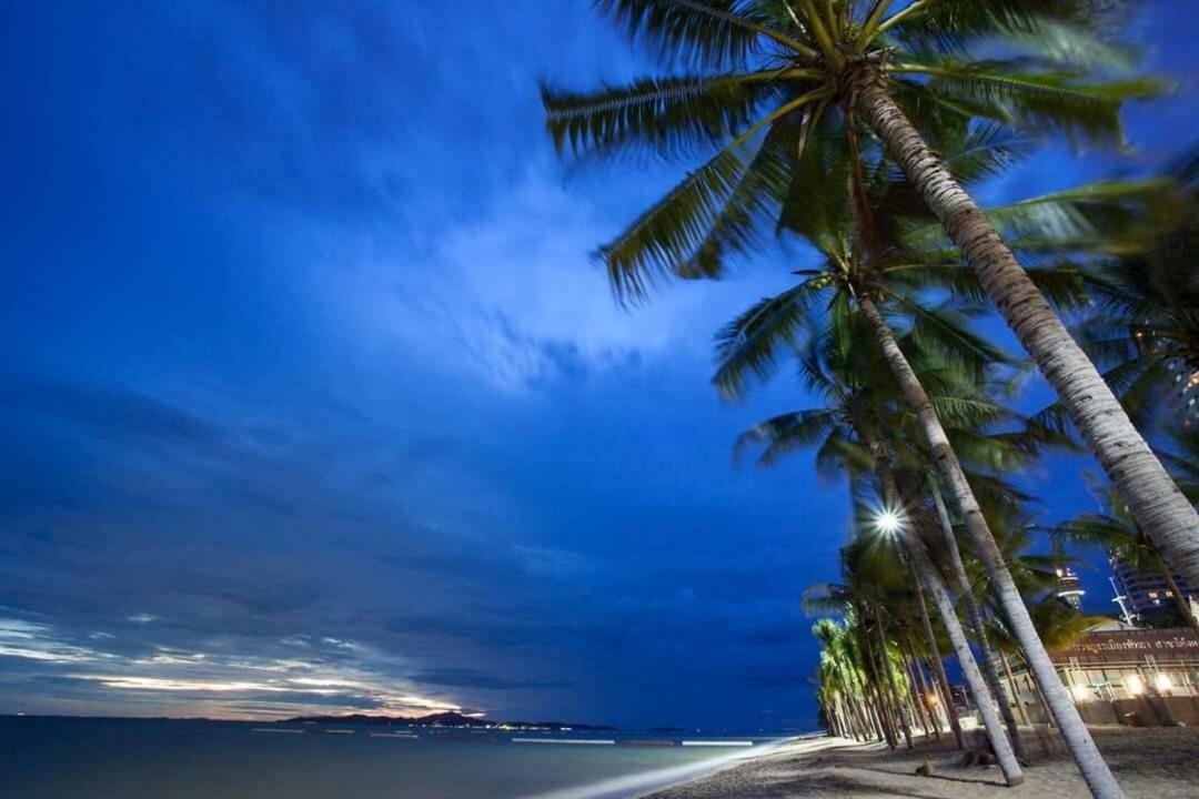 Ar Aeras Pattaya Lägenhet Exteriör bild