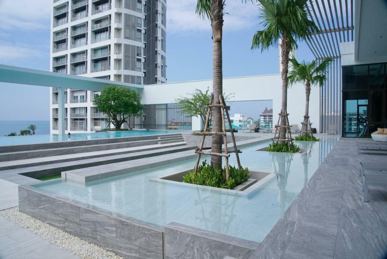 Ar Aeras Pattaya Lägenhet Exteriör bild